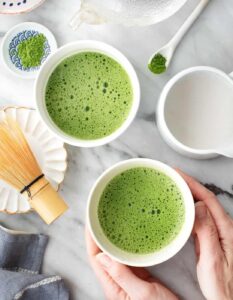 Il Tè Matcha: Differenze e Benefici Superiori Rispetto al Tè Verde
