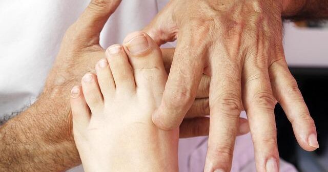 Reflessologia Plantare: I Punti del Piede Collegati ai Tuoi Organi