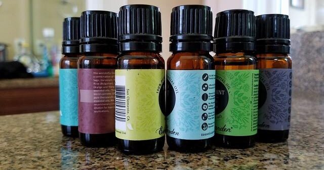 Oli Essenziali Sicuri per Bambini: Una Guida Pratica per Genitori